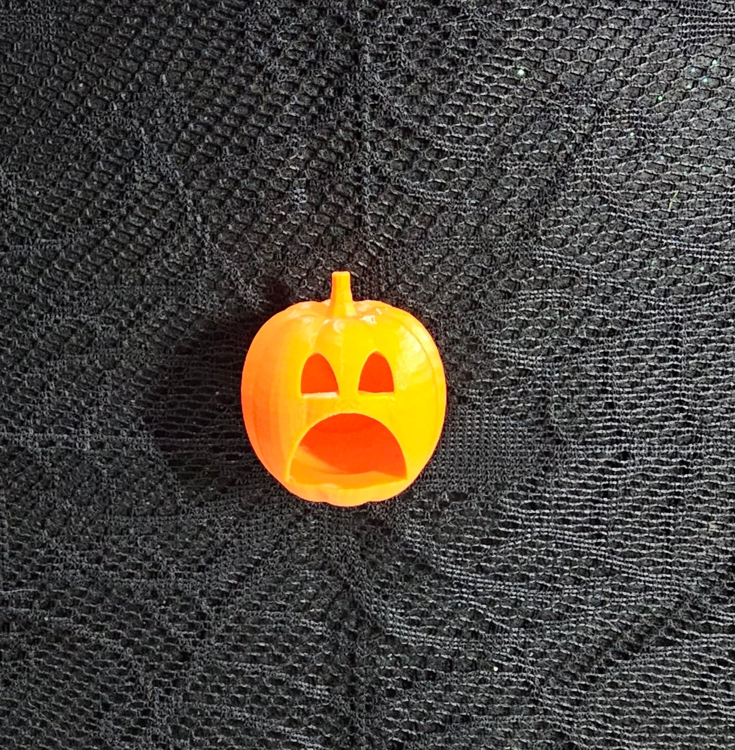 Magnetic Pumpkin Jack-O-Lantern Hide for Jumping Spiders or arboreal Tarantula Slings/Juveniles